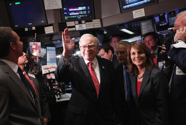 Berkshire Hathaway Q3 profit jumps 34%, cash pile swells to record ~$382B amid no buybacks