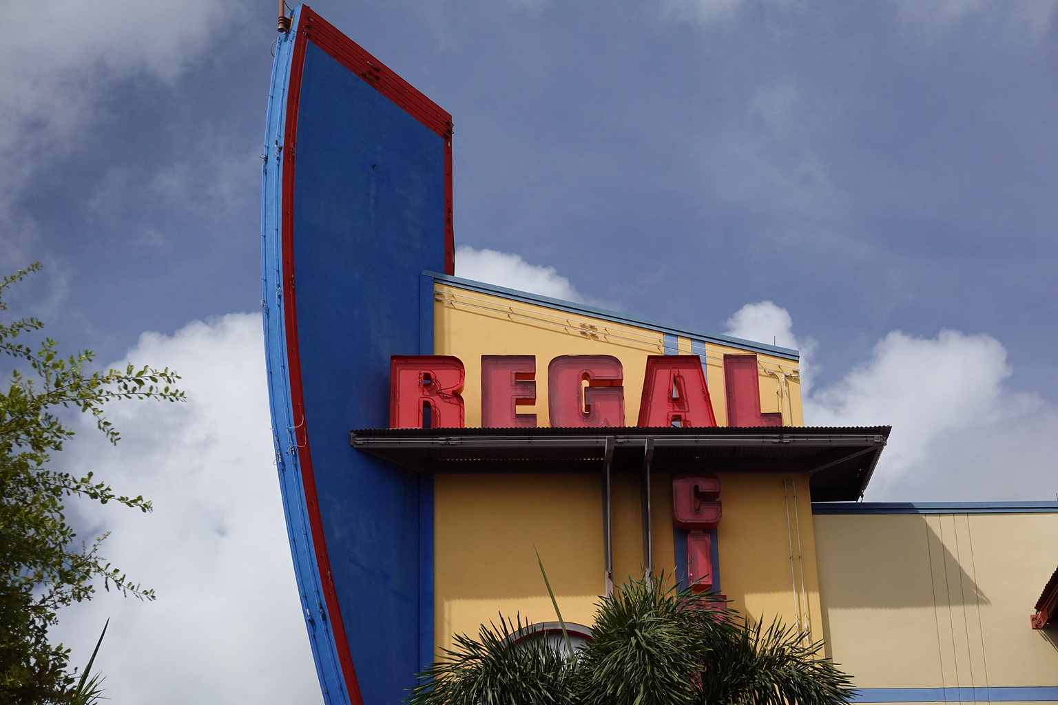 EPR Properties: Dual Beats, Regal's Revival, And Future Of Cinema