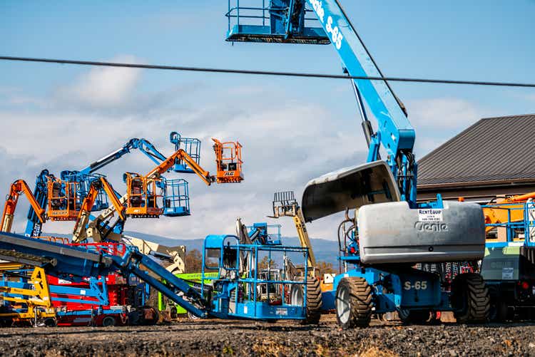 RentEquip local rental agency renting heavy equipment machinery for construction sites such as boom lifts, forklift and manlift in Rockingham county, Virginia