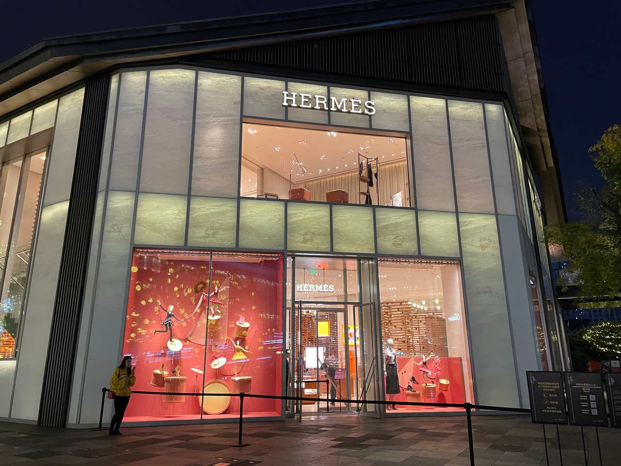 Hermes Won The Battle Against LVMH In H1-2023 (OTCMKTS:HESAF)