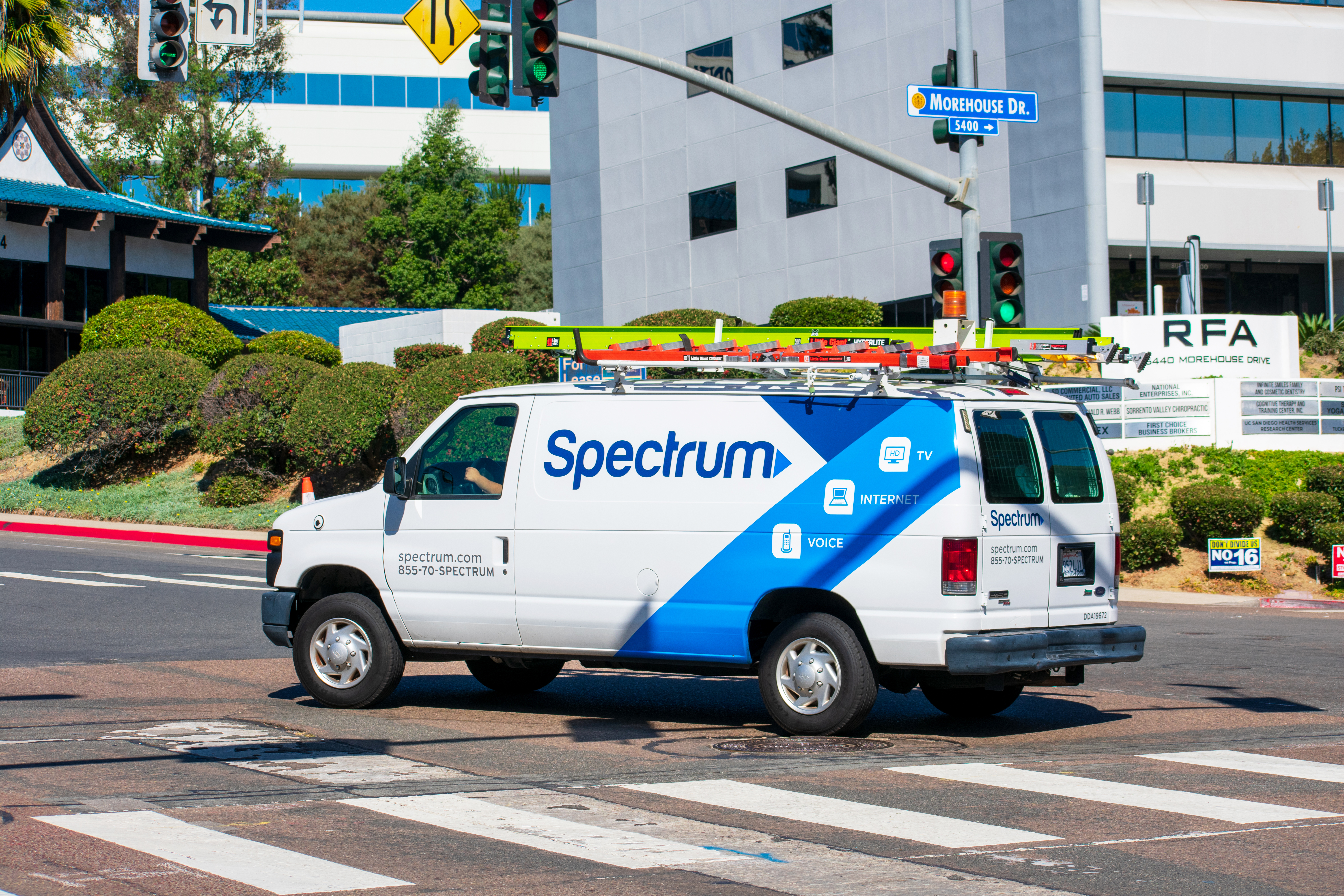 charter spectrum internet cable tv phone service