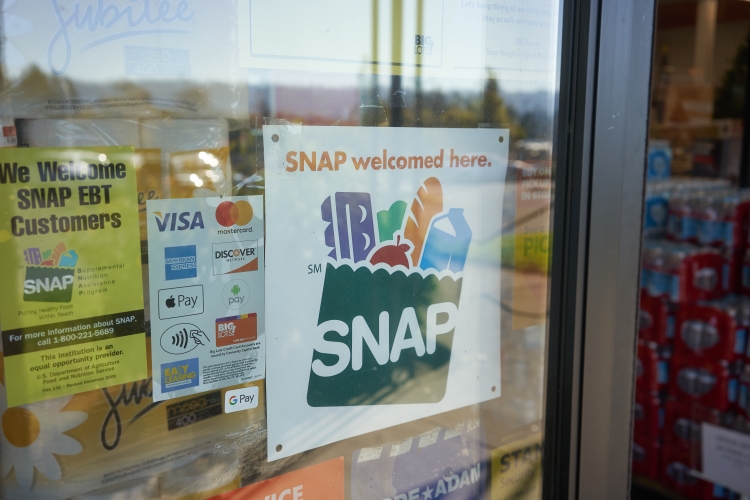 Walgreens, Instacart now accept SNAP/EBT payments nationwide (NASDAQ