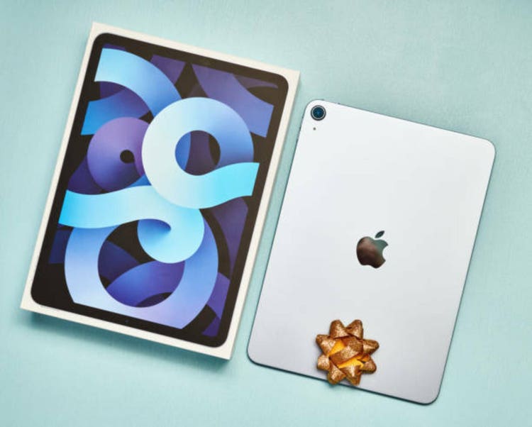 Apple iPad Air 4 in Sky Blue with Gold Bow