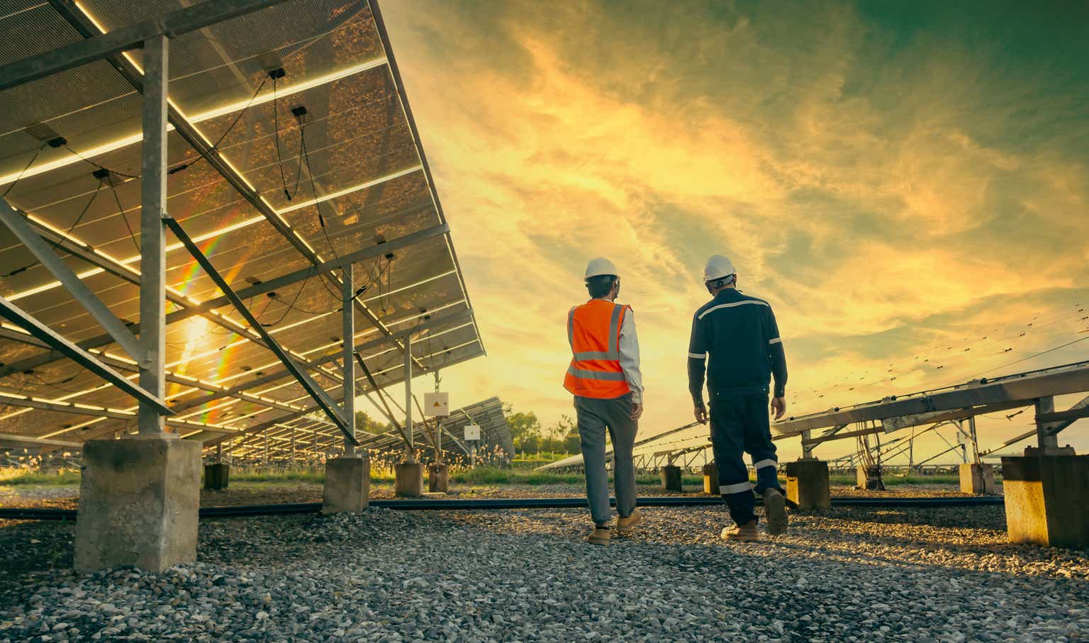Quanta Services: Slightly Pricey, But Electrified By Long-Term Tailwinds
