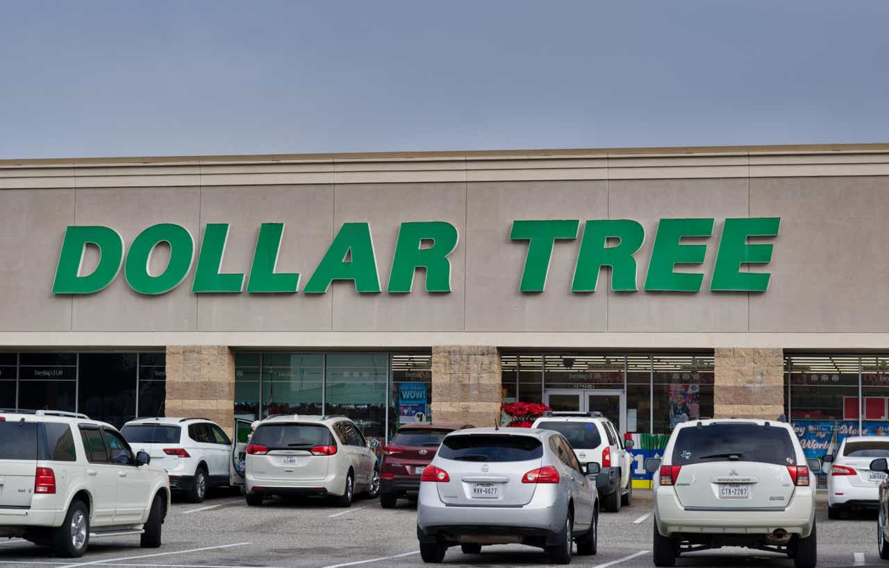 Dollar Tree closes up 5 after execs make bullish EPS comments