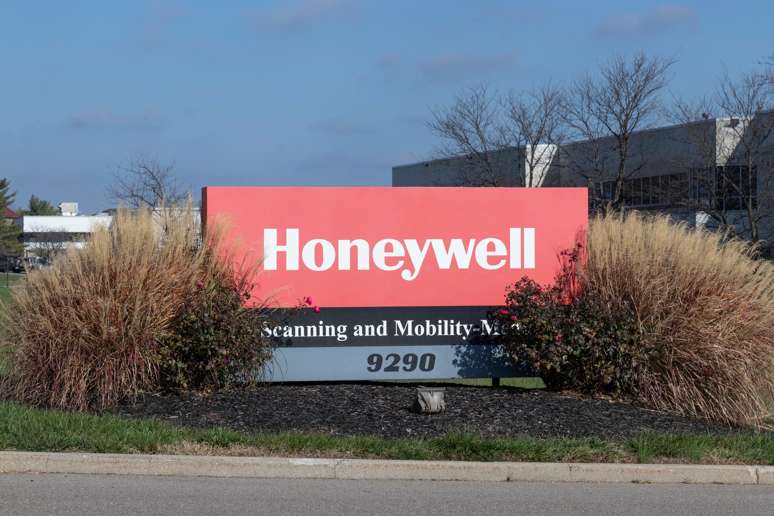 Honeywell: Key Acquisitions And The Spin-Off Can Result In Upside