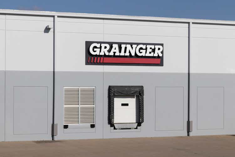 Grainger industrial supply warehouse. WW Grainger is a hardware and safety supply manufacturer.