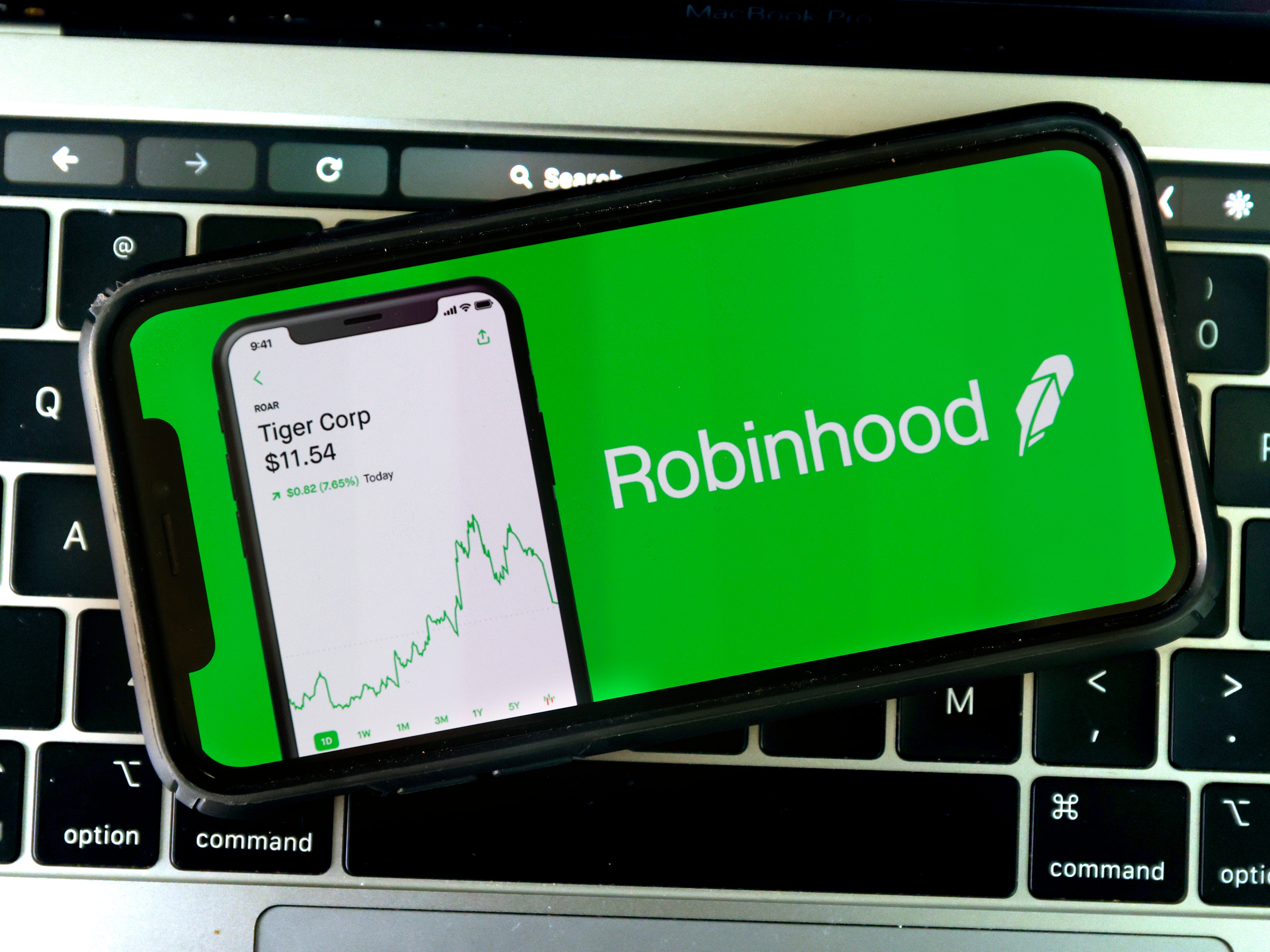 Robinhood faces $100M hit due to legal and regulatory challenges  (NASDAQ:HOOD)