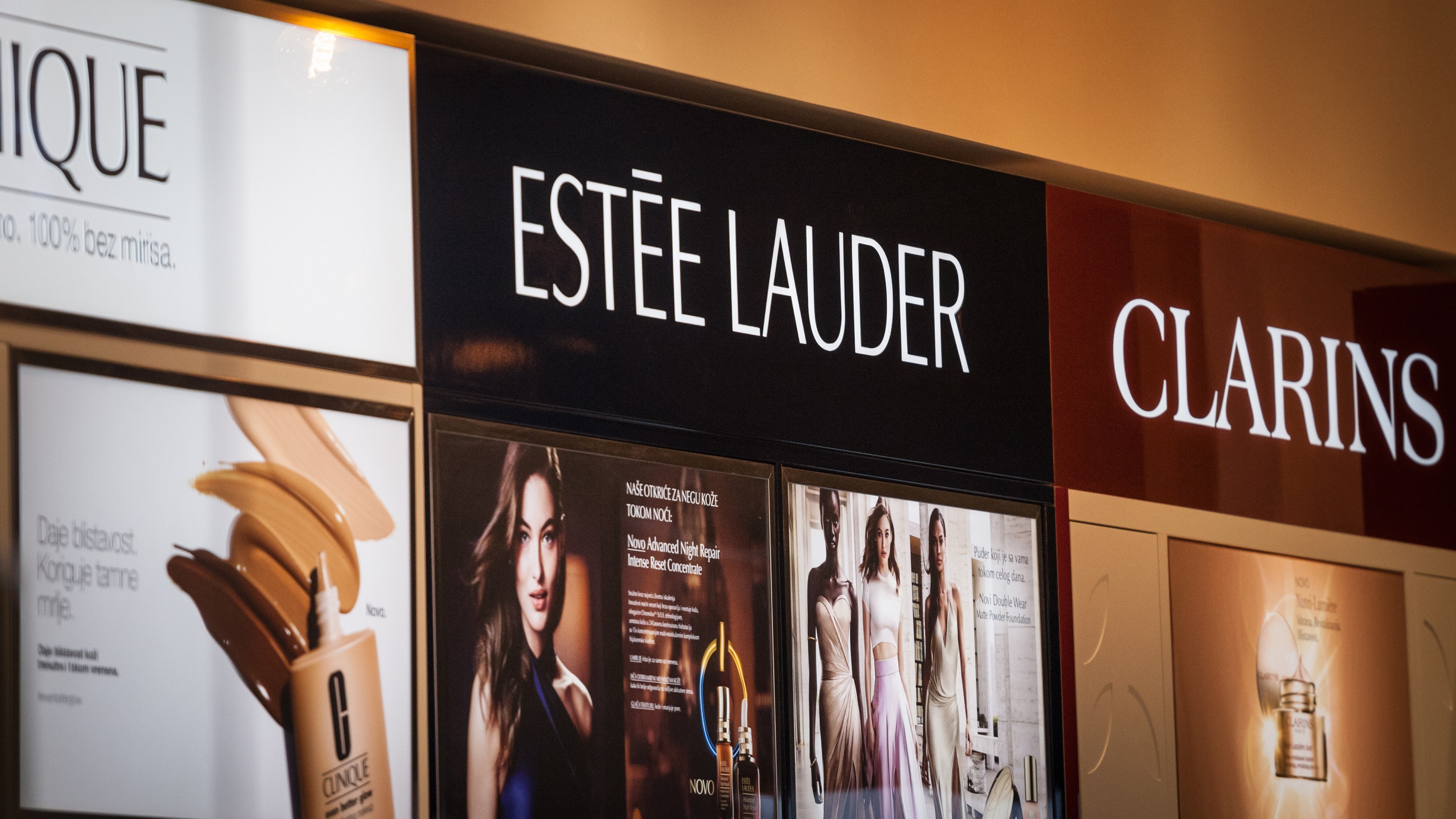 Should Household & Personal Products Stock Estee Lauder Companies Inc (EL)  Be in Your Portfolio Friday?