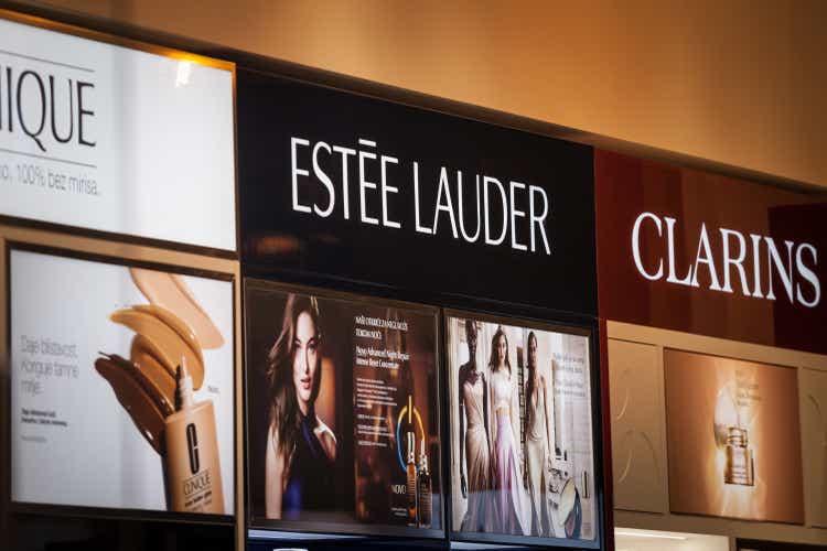 estee lauder logo