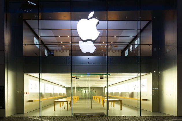 apple store front at night
