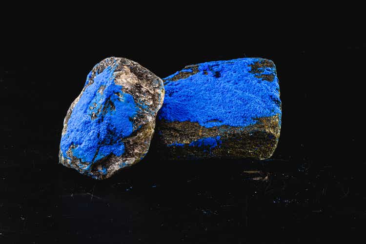 Cobalt is a chemical element present in the enameled mineral, blue pigment for industrial use