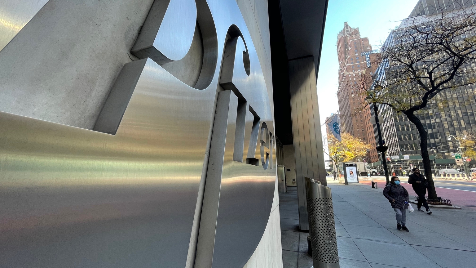 Pfizer: Down To A Historically Low Valuation - Is It A Buy? (NYSE:PFE) |  Seeking Alpha