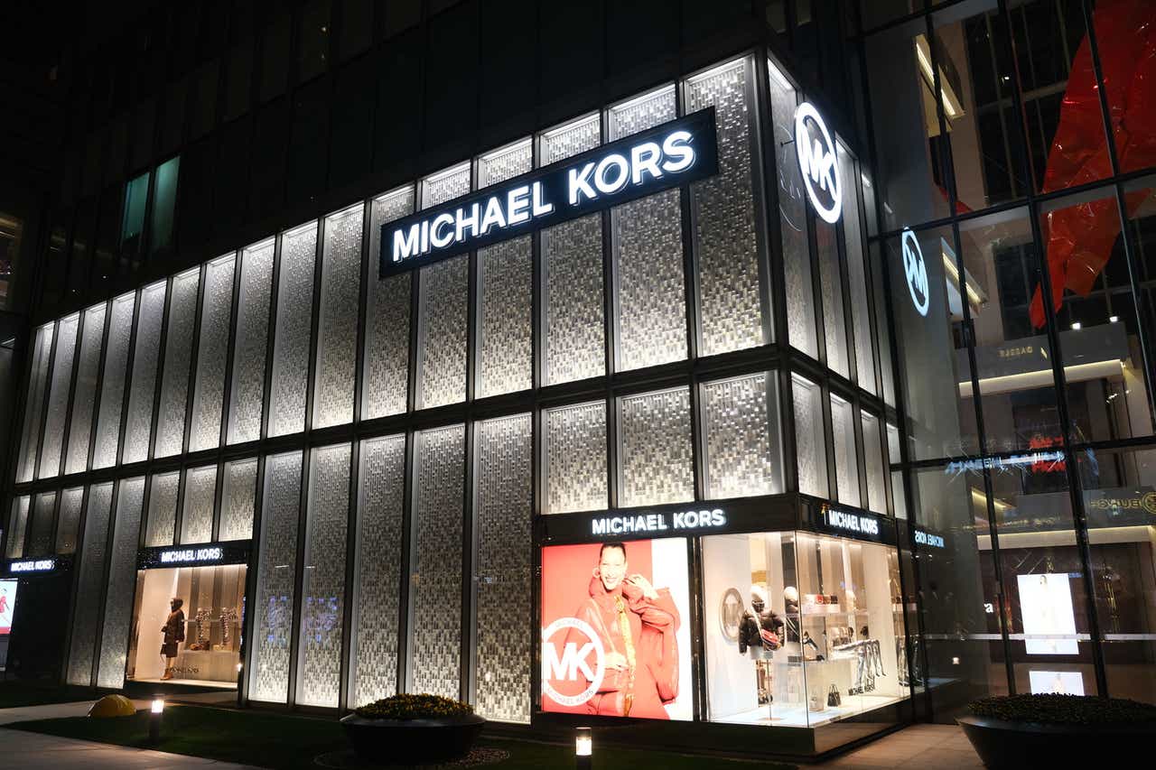 Tapestry's (TPR) Coach Tops Capri's (CPRI) Michael Kors in Handbag