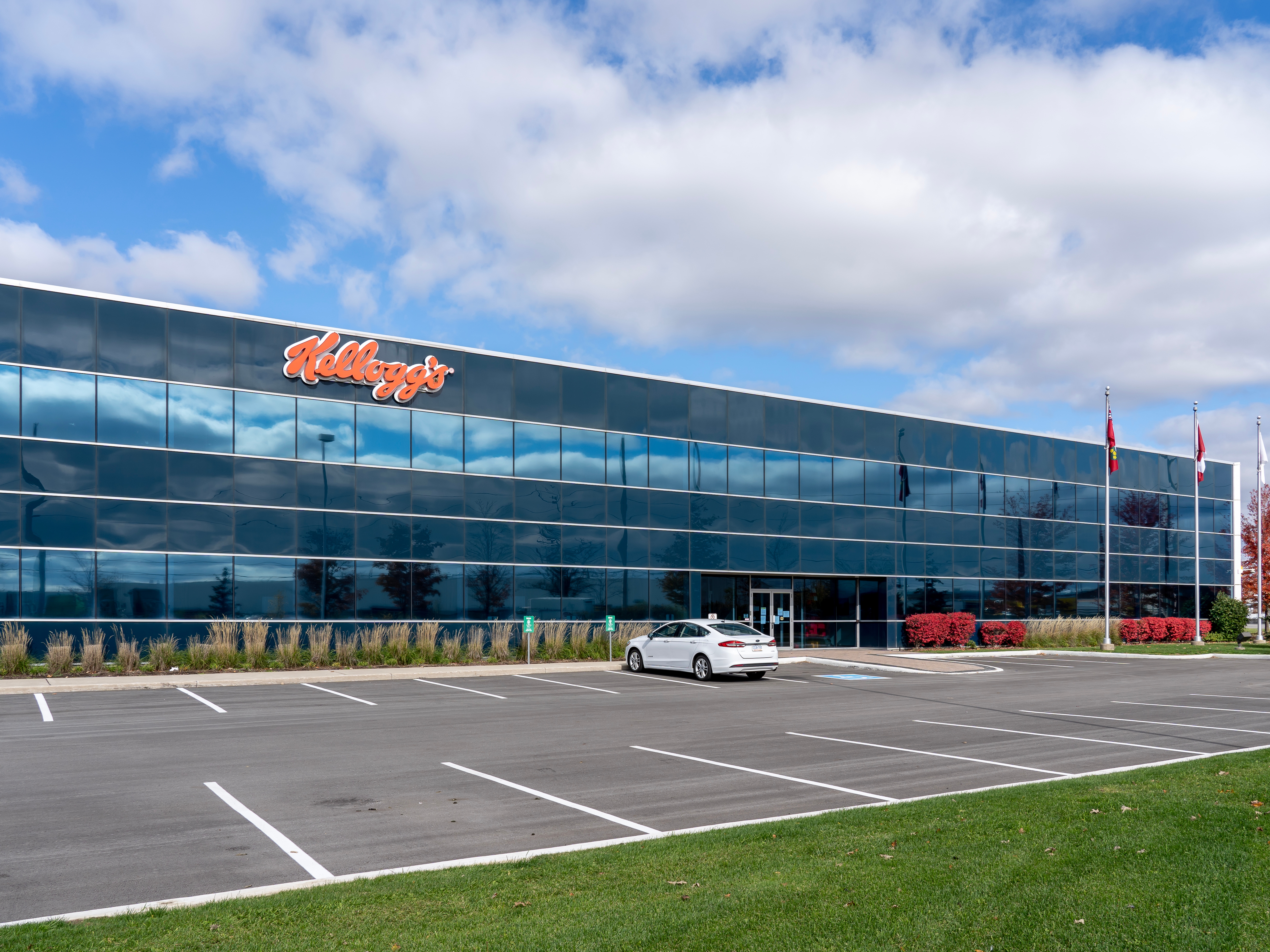 Kellogg's employees go on strike for better pay as negotiations stall  (NYSE:K) | Seeking Alpha