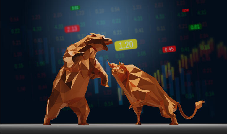 Символ быка и медведя с концепцией фондового рынка.