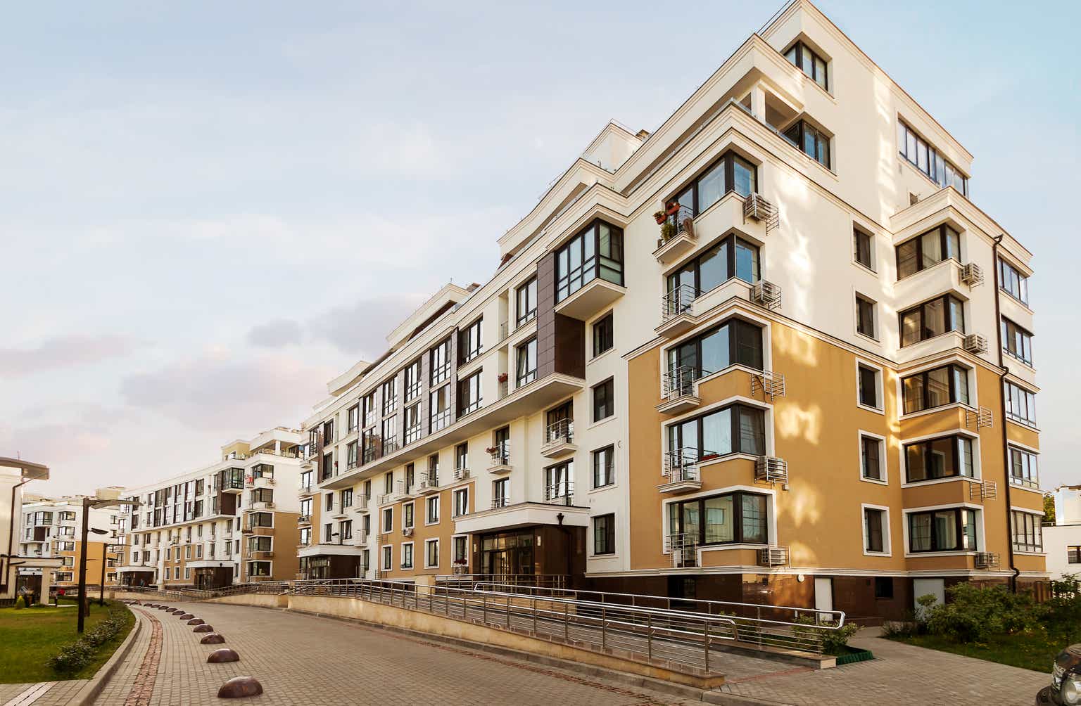 Centerspace: One of the cheapest multifamily REITs