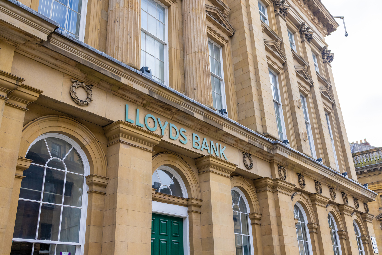 Lloyds Banking: Positioned Well Long Term With Risks (NYSE:LYG ...