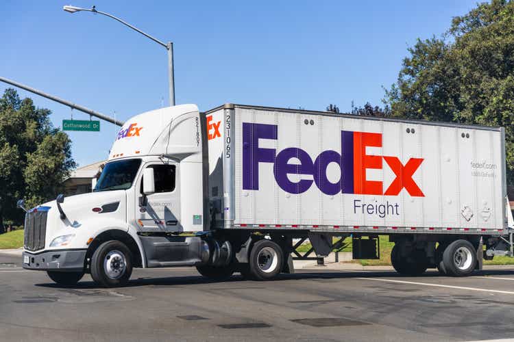 FedEx Freight truck