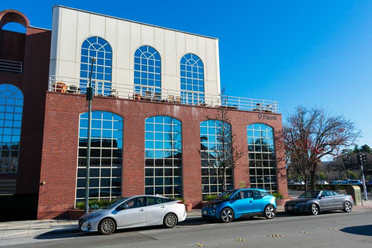 Palantir Technologies headquarters campus exterior view in Silicon Valley. - Palo Alto, California, USA - 2020