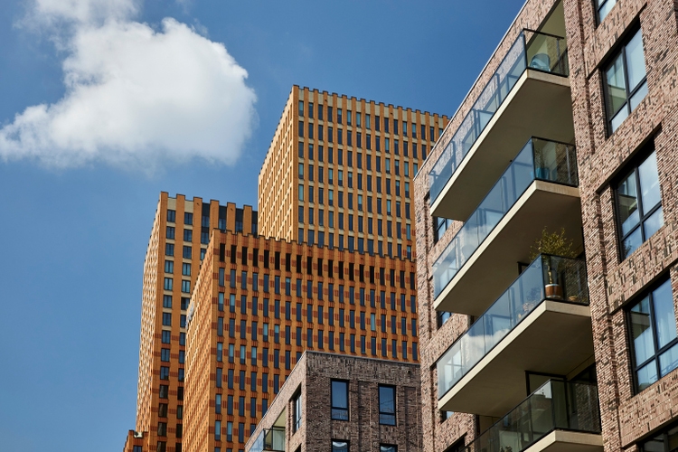 Zakenwijk met hoge moderne kantoorgebouwen op Amsterdam Zuid