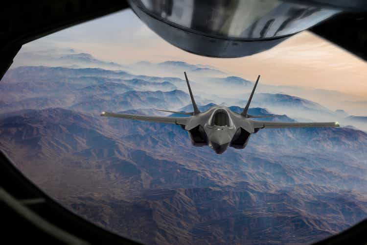 Lockheed Martin: Massive Dividend Boost With Growing Returns (NYSE:LMT)
