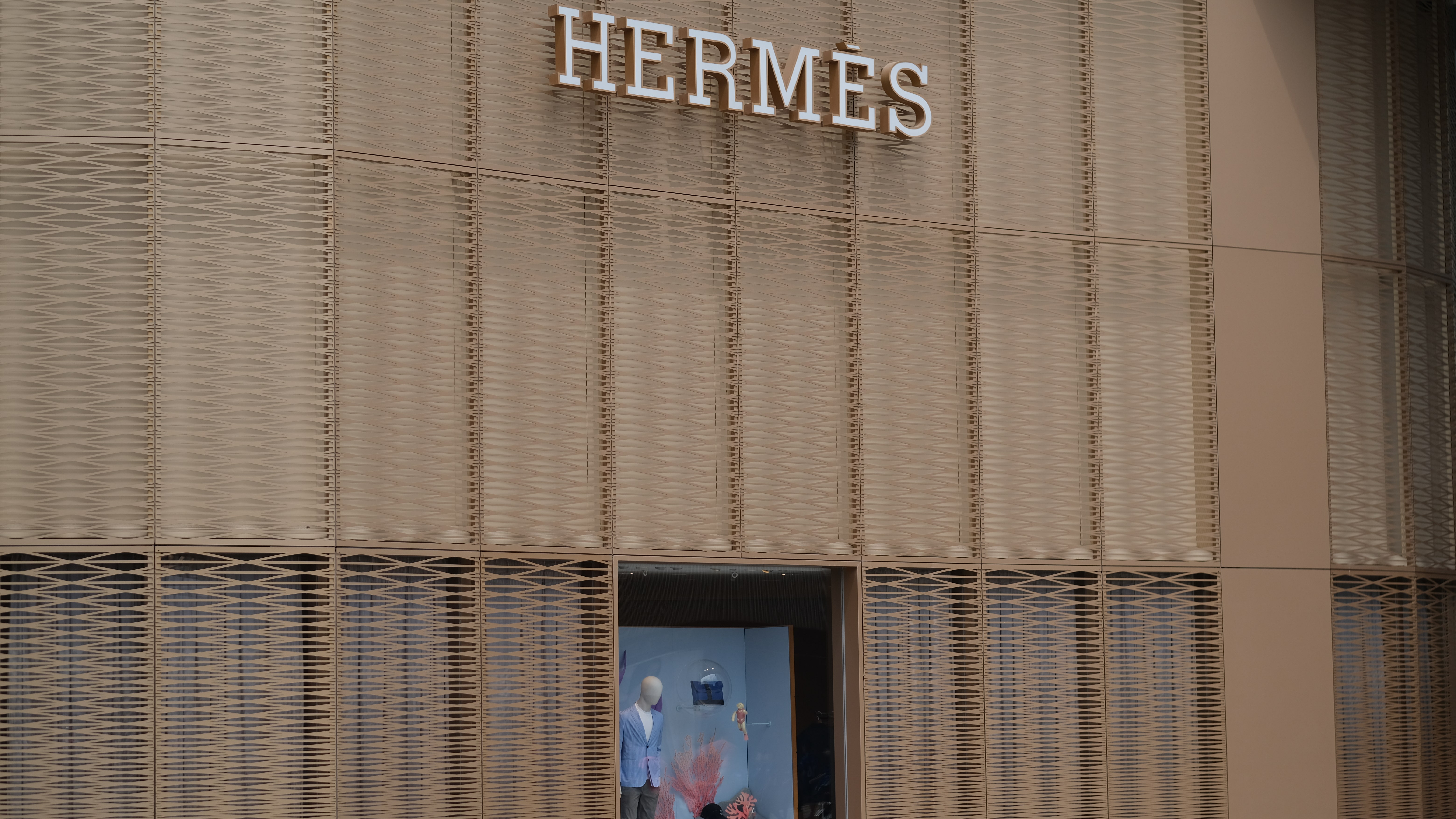 Hermes Won The Battle Against LVMH In H1-2023 (OTCMKTS:HESAF)