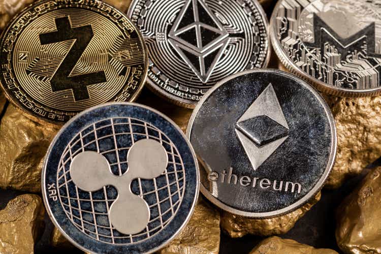 Crypto Altcoins met goud
