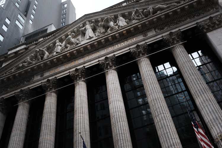 Sell In Tech Stocks Sends Markets Down Sharply