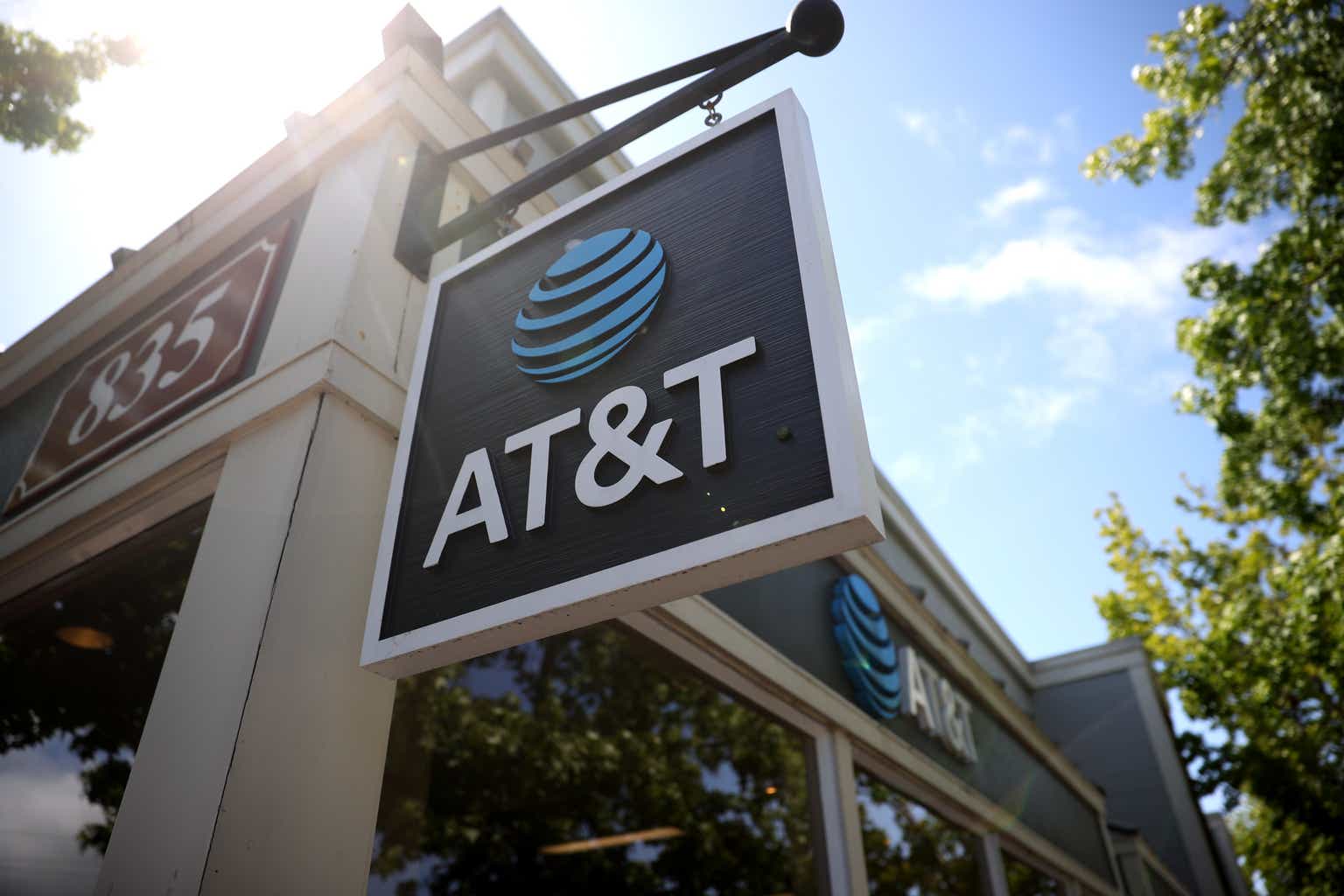 Should You Buy AT&T For Its 7% Yield? (NYSE:T)