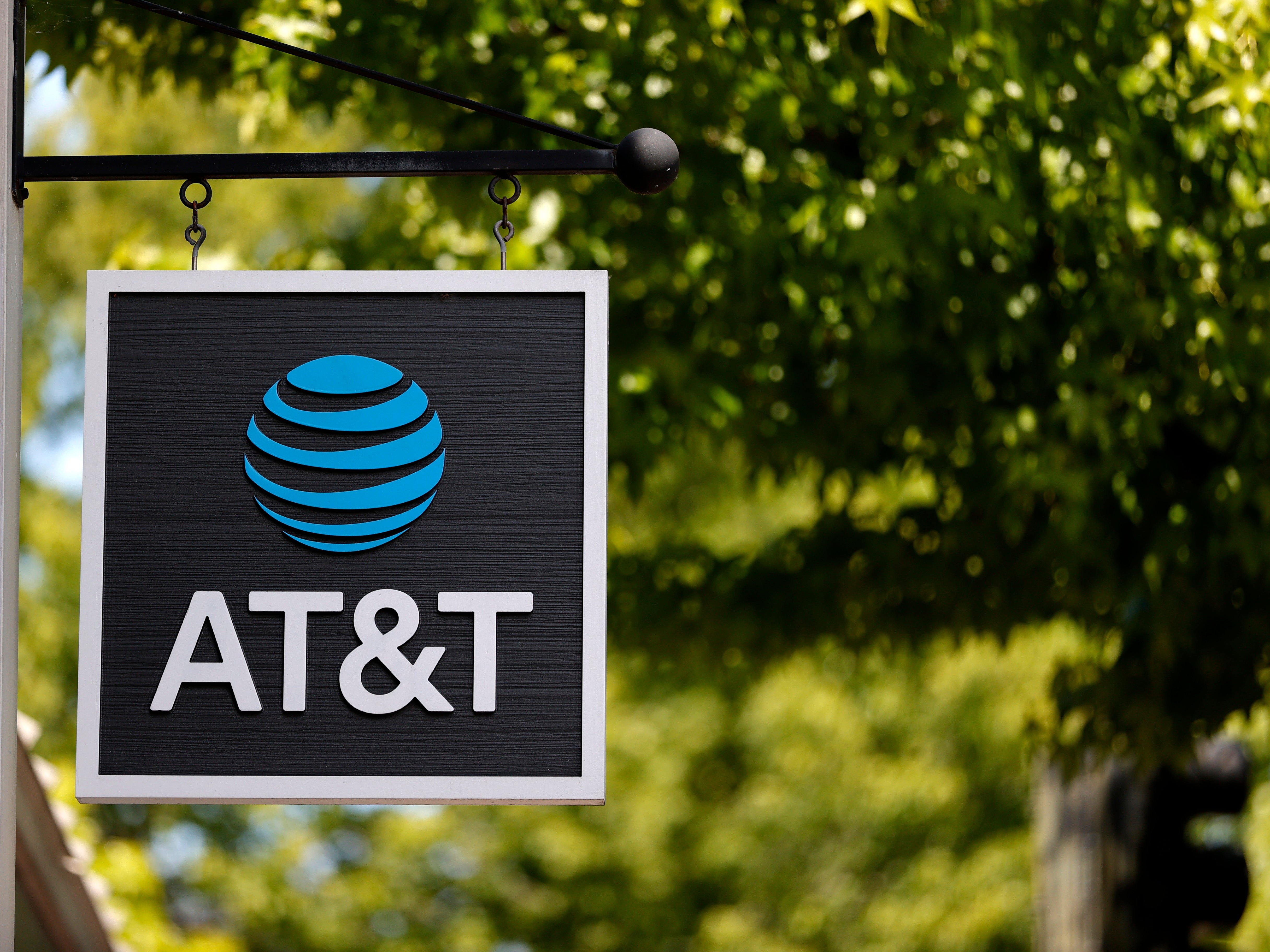 DirecTV May Yet Cost AT&T Another Dividend Cut (NYSE:T