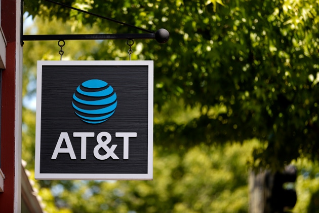 AT&T gains as analysts highlight wireless strength