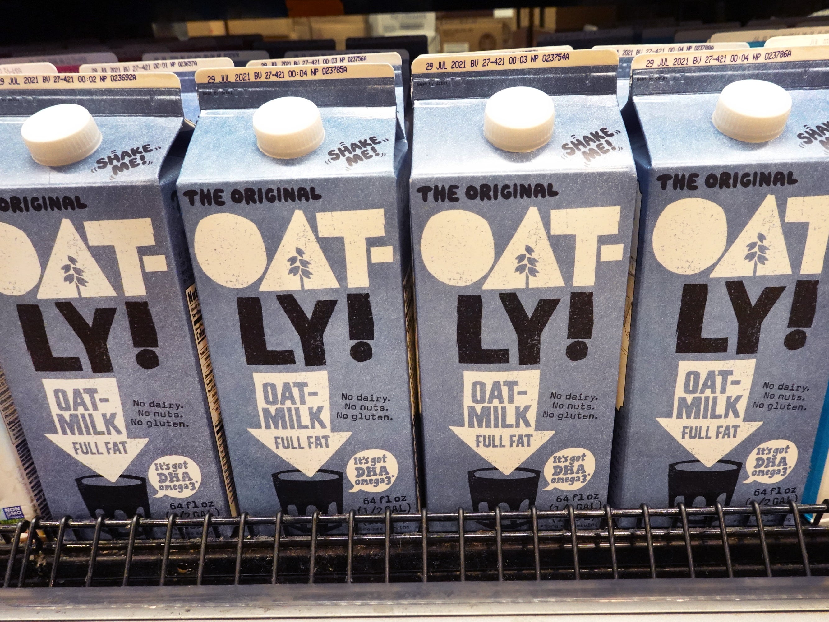 Oatly crumbles after earnings miss, disappointing guidance (NASDAQ:OTLY)