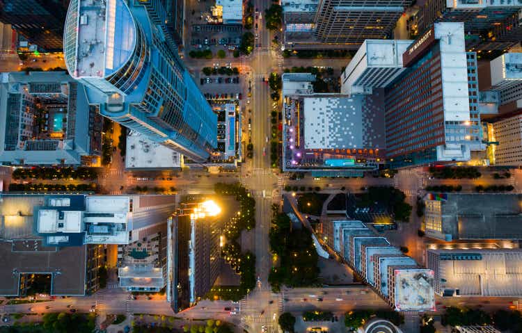 Archer Aviation Strikes Dubious eVTOL Deal with Air Chateau International for a Whopping $500M 1 Straight down Above Tall Towers rising over Austin Texas
