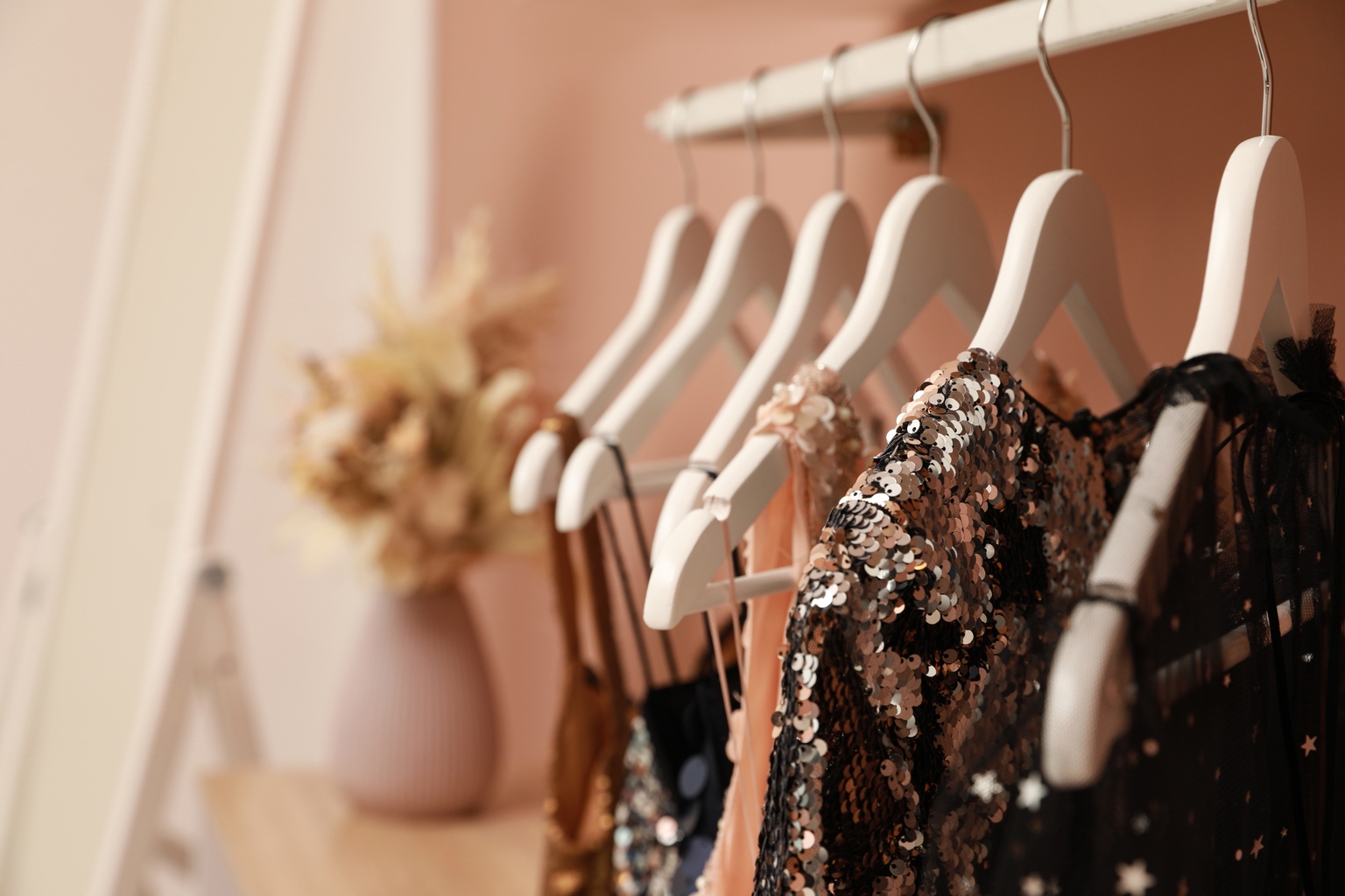 Rent the Runway Stock: Back In Growth Mode, Profitability Remains Question (NASDAQ:RENT)