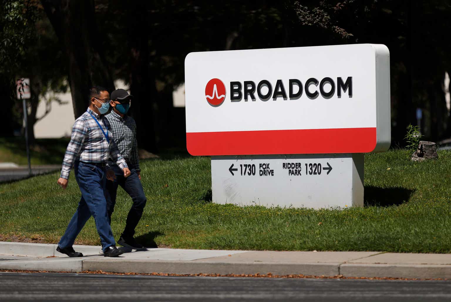 Broadcom Stock Down 20% From Its Highs, Donโt Miss The Chance To Buy ...