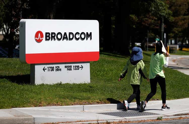 Broadcom (NASDAQ:AVGO) invertirá en un proyecto de chips respaldado por la UE en España