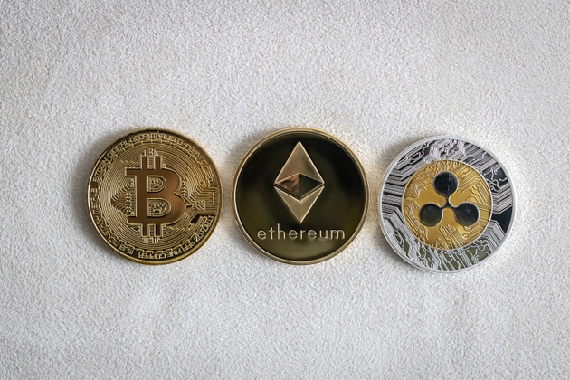 ETH, XRP And SOL Outlook: Altcoins Struggle To Bounce