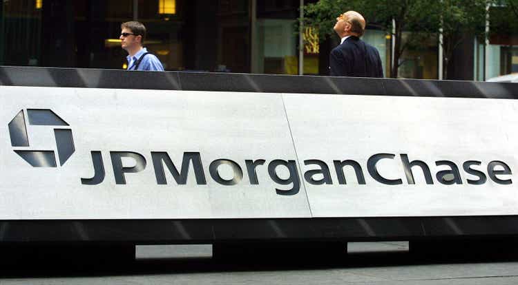 JPMorgan Chase Q2 income omit as funding banking charges sink (NYSE:JPM)