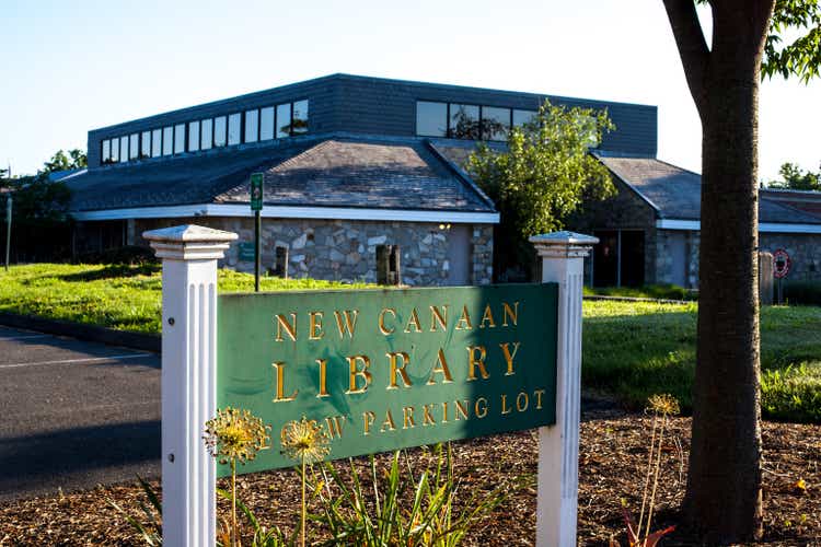 New Canaan library building with sign