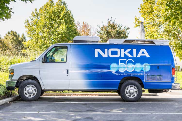 Nokia van branded with the 5G logo