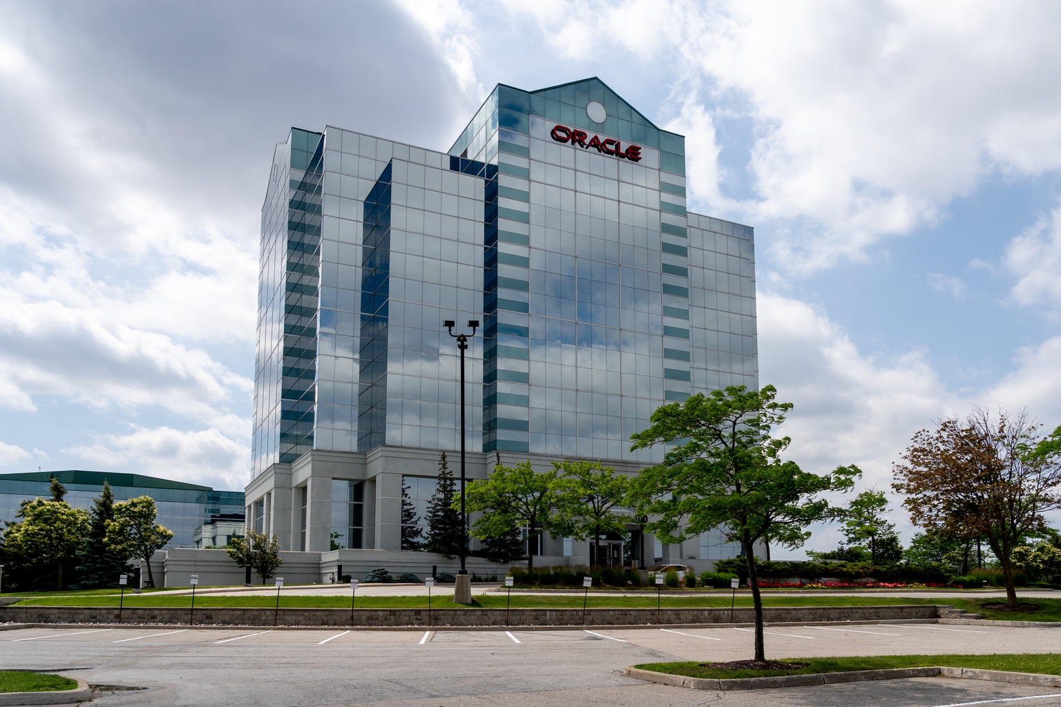 Oracle Corporation: Don't Catch The Falling Knife When Thesis Depends On One Customer