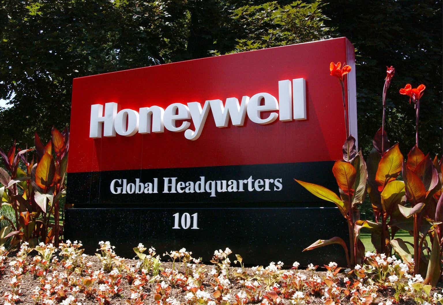 Honeywell to spin off advanced materials unit (NASDAQ:HON) | Seeking Alpha