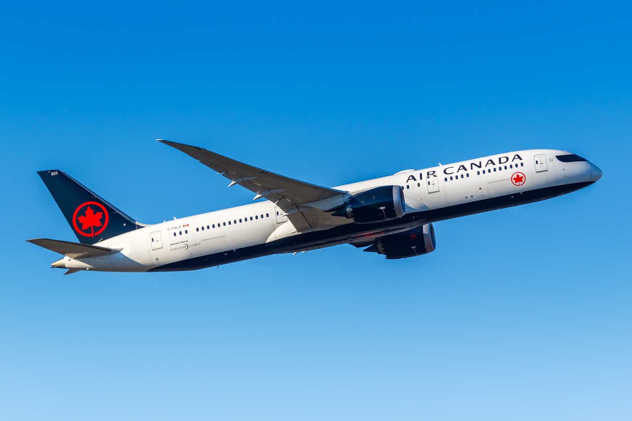 Air Canada Stock Revenue Growth Impressive, But Caveats Remain