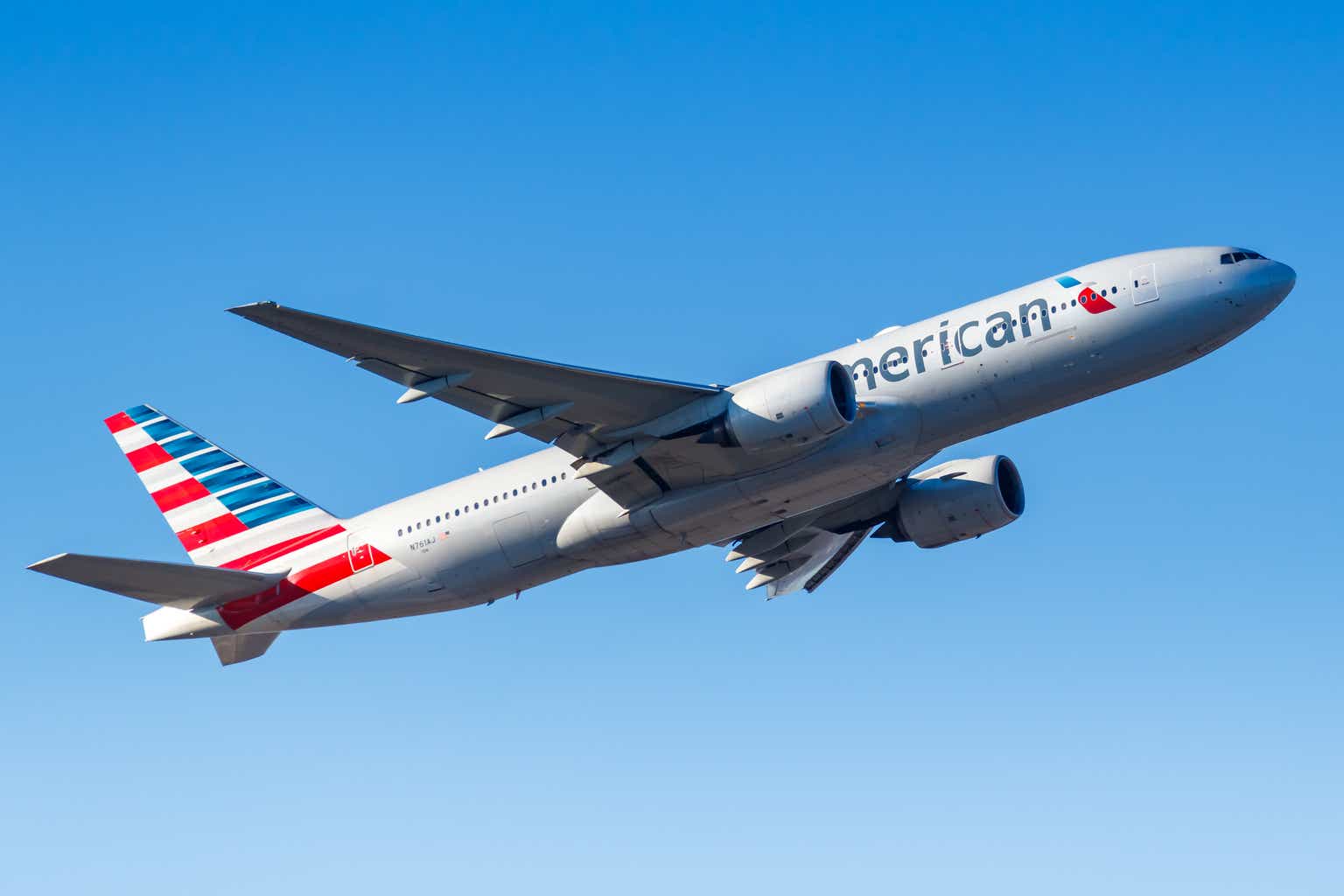 American Airlines Stays Cautious On Capacity