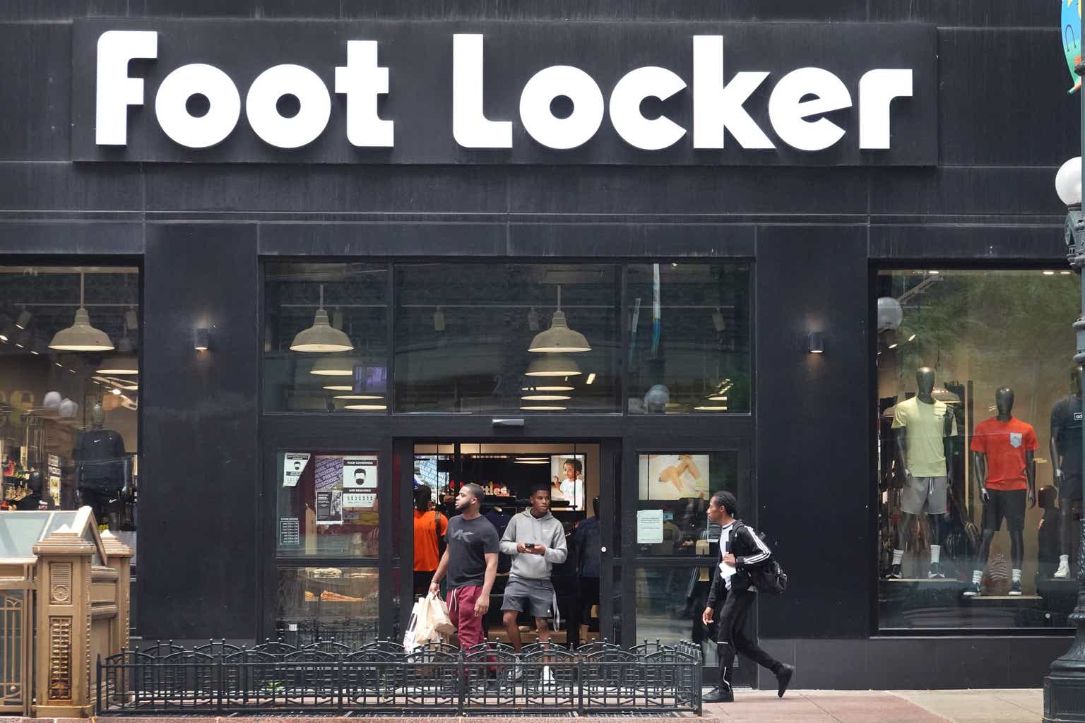 Foot Locker's Game Plan to Win Over Sneakerheads - WSJ