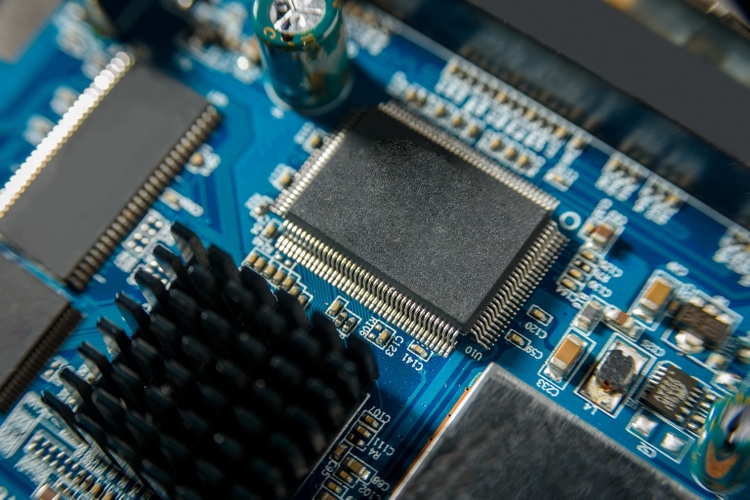 ASML. Changing World Order And Supply Glut (NASDAQ:ASML) - Seeking Alpha 23 Mikroschaltung mit Chip-Nahaufnahme