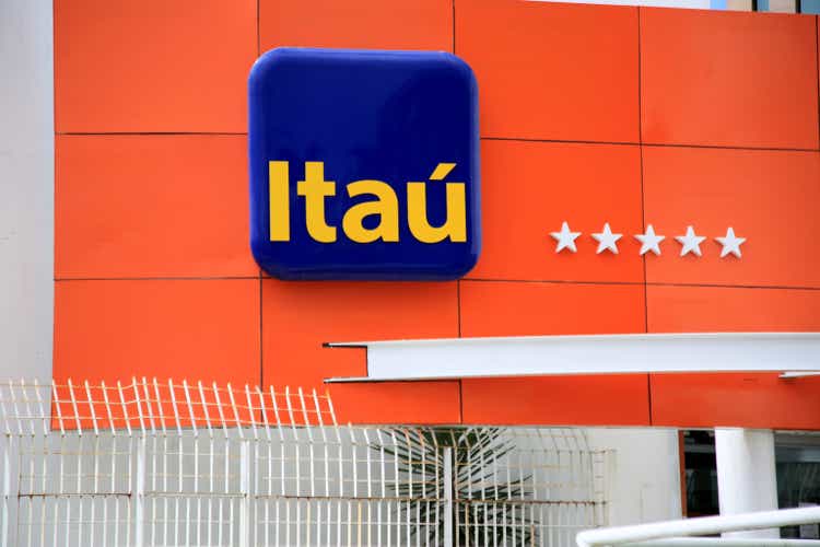 facade of an Itau bank branch