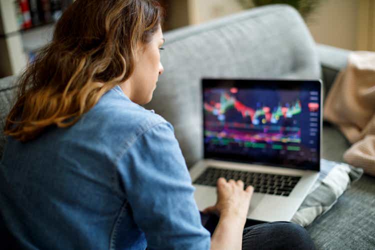 Woman day trading online