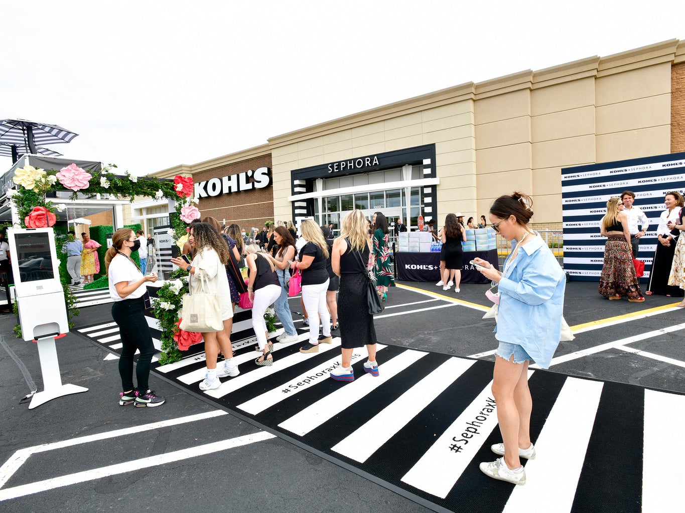 Engine Capital pushes Kohl's to review sale, separate e-commerce business